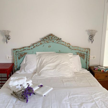 La Grulla Dorada Guest House Perales del Puerto Bagian luar foto